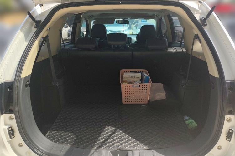 Used Mitsubishi Outlander 2018 2.0L Two-Wheel-Drive Jiale Edition 7-Seater Trunk