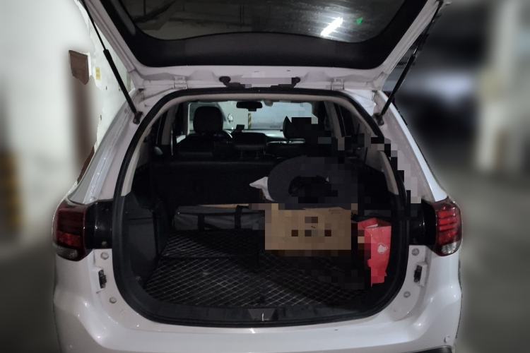 Used Mitsubishi Outlander 2018 2.0L Two-Wheel-Drive Jiale Edition 7-Seater Trunk