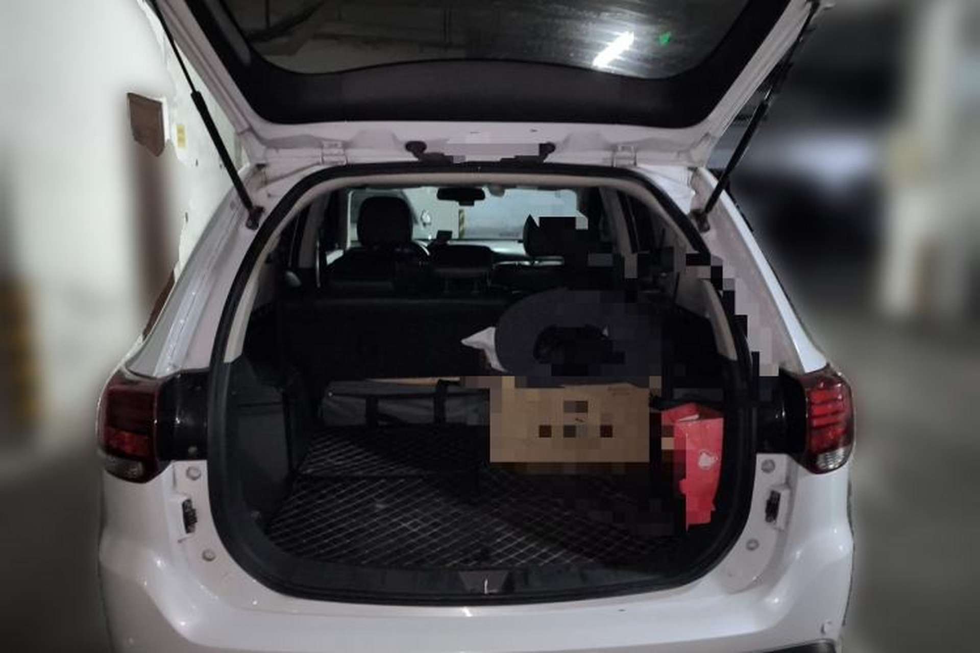 Used Mitsubishi Outlander 2018 2.0L Two-Wheel-Drive Jiale Edition 7-Seater Trunk
