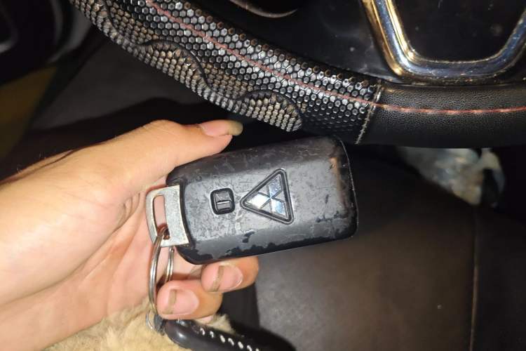 Used Mitsubishi Outlander 2018 2.0L Two-Wheel Drive Glory Edition 5 Seats Vehicle Key
