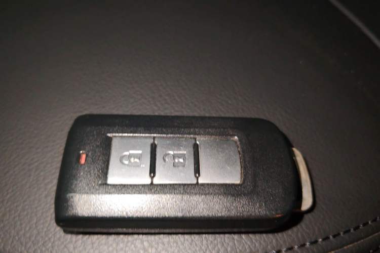 Used Mitsubishi Outlander  Vehicle Key