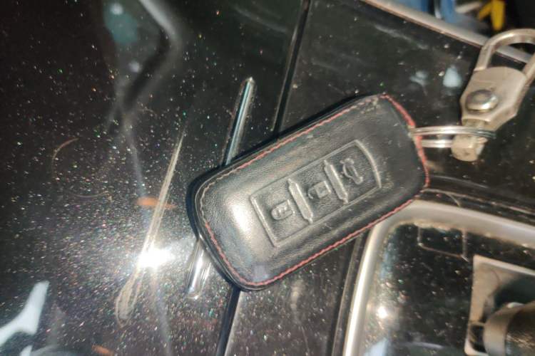 Used Mitsubishi Outlander 2018 2.0L Two-Wheel-Drive Jiale Edition 7-Seater Vehicle Key