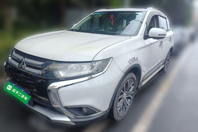 Used Mitsubishi Outlander 2018 2.4L 4x4 Luxury Edition 7-Seater