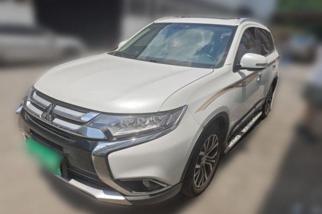 Used Mitsubishi Outlander 2018 2.4L 4x4 Luxury Edition 7-Seater