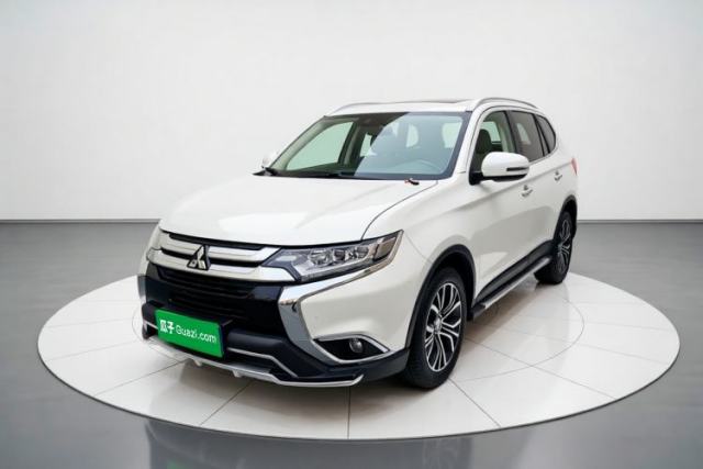 Ojetý Mitsubishi Outlander 2018 2.4L 4x4 Elite Edition 5 Seats