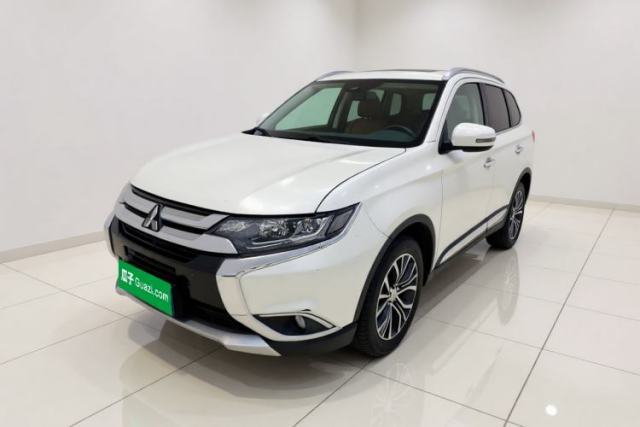 Used Mitsubishi Outlander 2018 2.4L 4x4 Luxury Edition 7-Seater