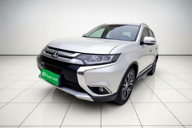 Ojetý Mitsubishi Outlander 2018 2.4L 4x4 Elite Edition 5 Seats