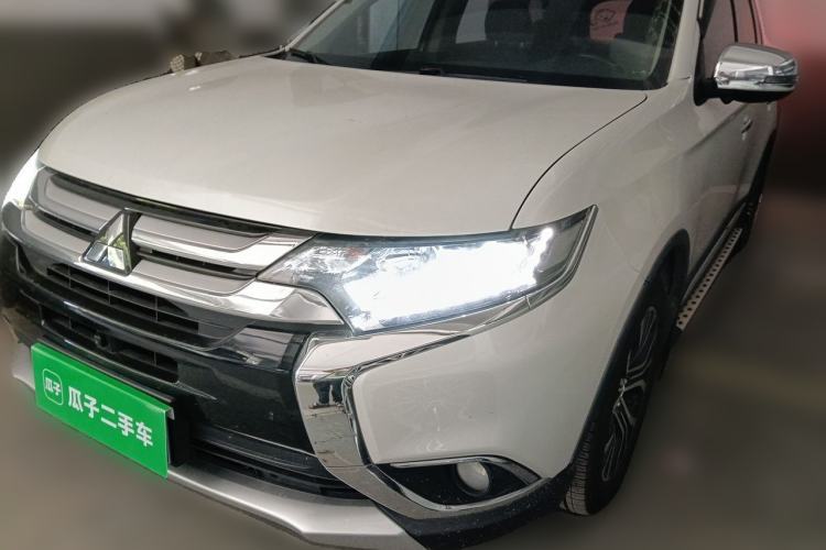 Used Mitsubishi Outlander 2018 2.4L 4x4 Elite Edition 5 Seats Guazi used car, China used car export, Used car for sale, Used Mitsubishi cars, Cheapest cars for sale
