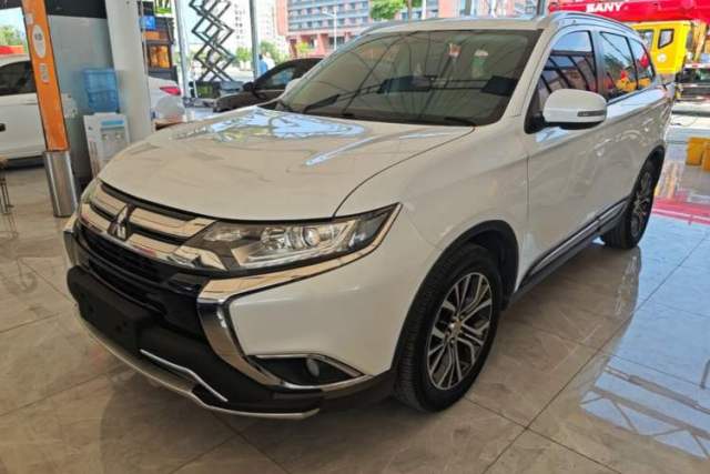 Used Mitsubishi Outlander 2018 2.0L Two-Wheel-Drive Jiale Edition 7-Seater