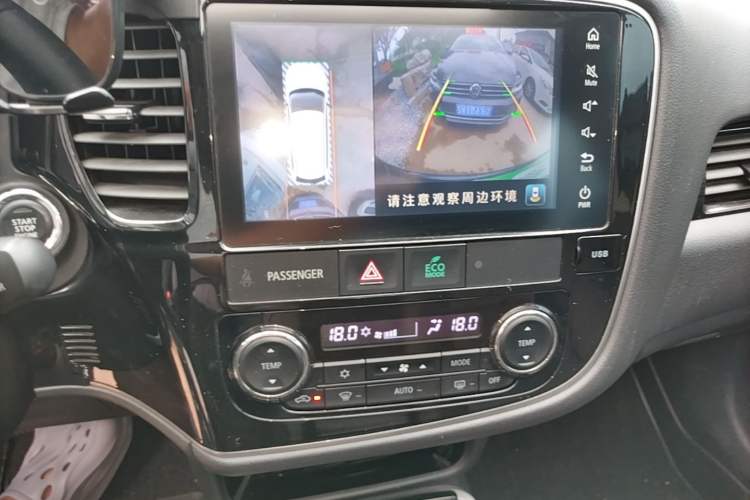 Used Mitsubishi Outlander 2019 2.0L Two-Wheel Drive Comfort Edition 7-Seater China VI Standard Audio And AC Panel