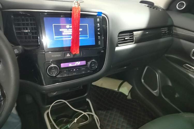 Used Mitsubishi Outlander 2019 2.0L Two-Wheel Drive Comfort Edition 5 Seats China VI Standard Audio And AC Panel