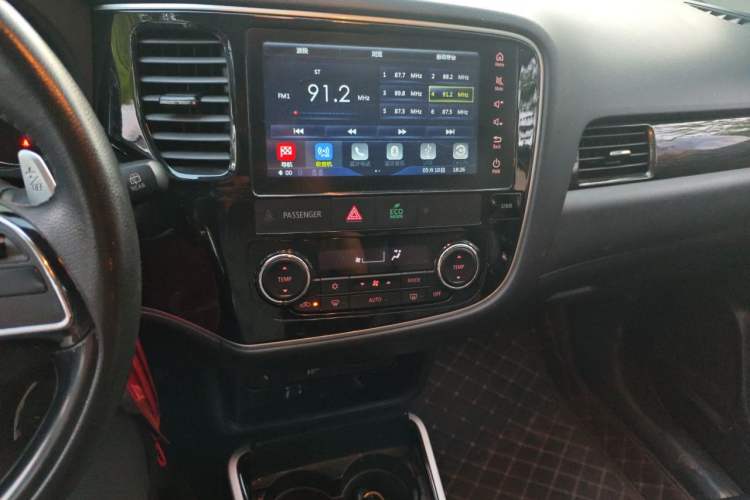 Used Mitsubishi Outlander 2019 2.4L 4x4 Zhi Xiang Edition 5 Seats China VI Standard Audio And AC Panel