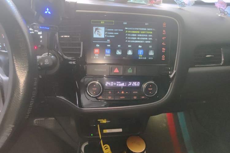 Used Mitsubishi Outlander 2019 2.4L 4x4 Zhi Xiang Edition 5 Seats China VI Standard Audio And AC Panel