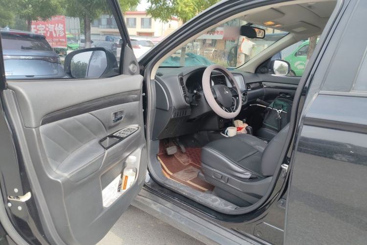 Used Mitsubishi Outlander 2019 2.0L Two-Wheel Drive Comfort Edition 5 Seats China VI Standard Driver Seat
