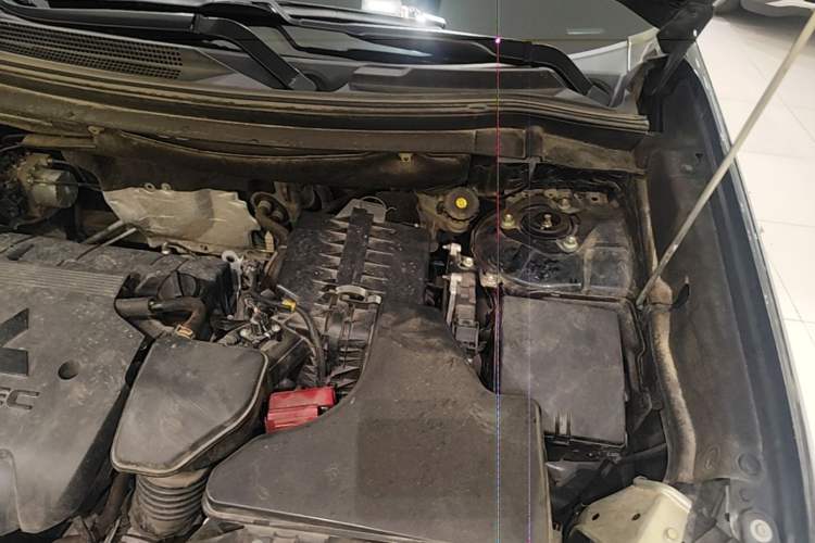 Used Mitsubishi Outlander 2019 2.4L 4x4 Zhi Xiang Edition 7 Seats China VI Standard Engine Bay Left