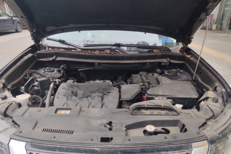Used Mitsubishi Outlander 2019 2.0L Two-Wheel Drive Comfort Edition 7-Seater China VI Standard Engine Bay