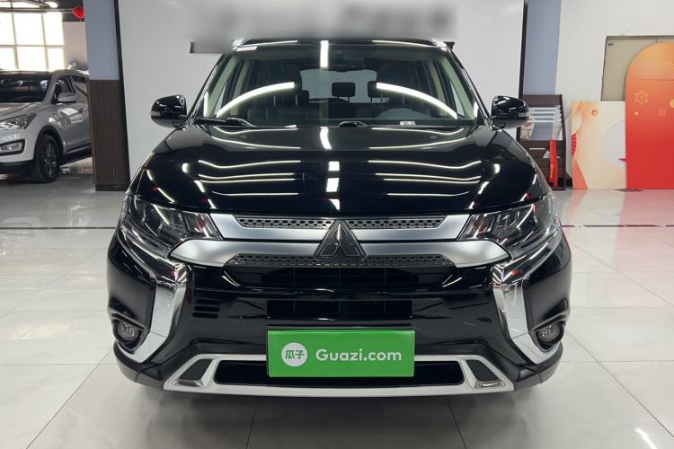 Used Mitsubishi Outlander 2019 2.4L 4x4 Zhi Xiang Edition 5 Seats China VI Standard Exterior 1