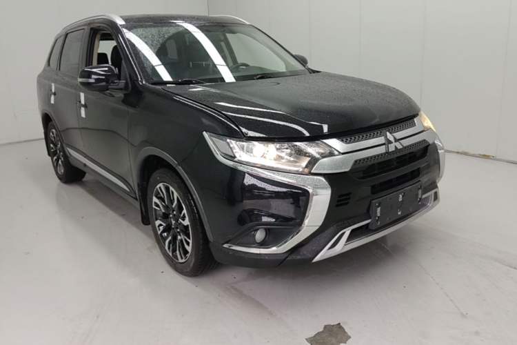 Used Mitsubishi Outlander 2019 2.0L Two-Wheel Drive Comfort Edition 7 Seats China V Emission Standard Exterior 1