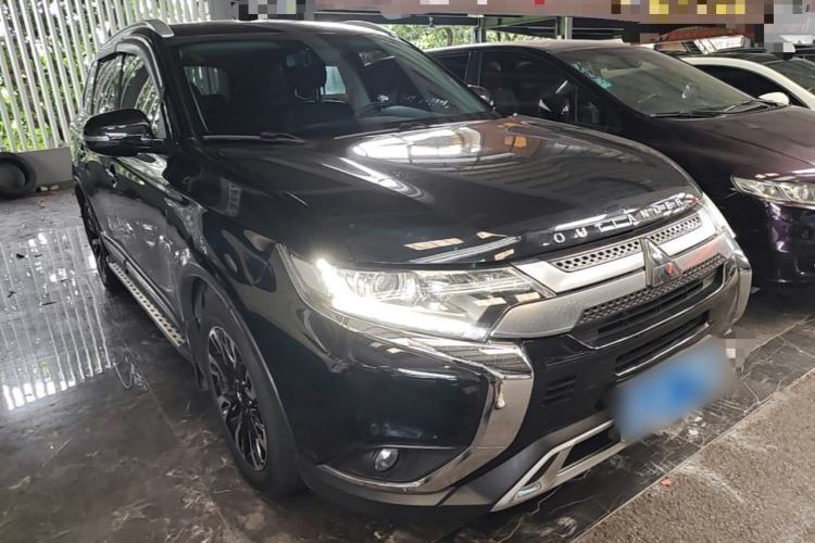 Used Mitsubishi Outlander 2019 2.0L Two-Wheel Drive Comfort Edition 7-Seater China VI Standard Exterior 1