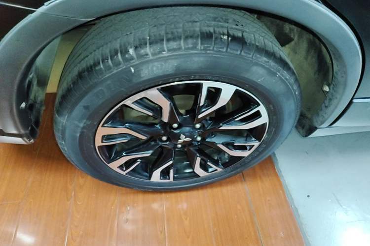Used Mitsubishi Outlander 2019 2.0L Two-Wheel Drive Comfort Edition 5 Seats China VI Standard Exterior 2