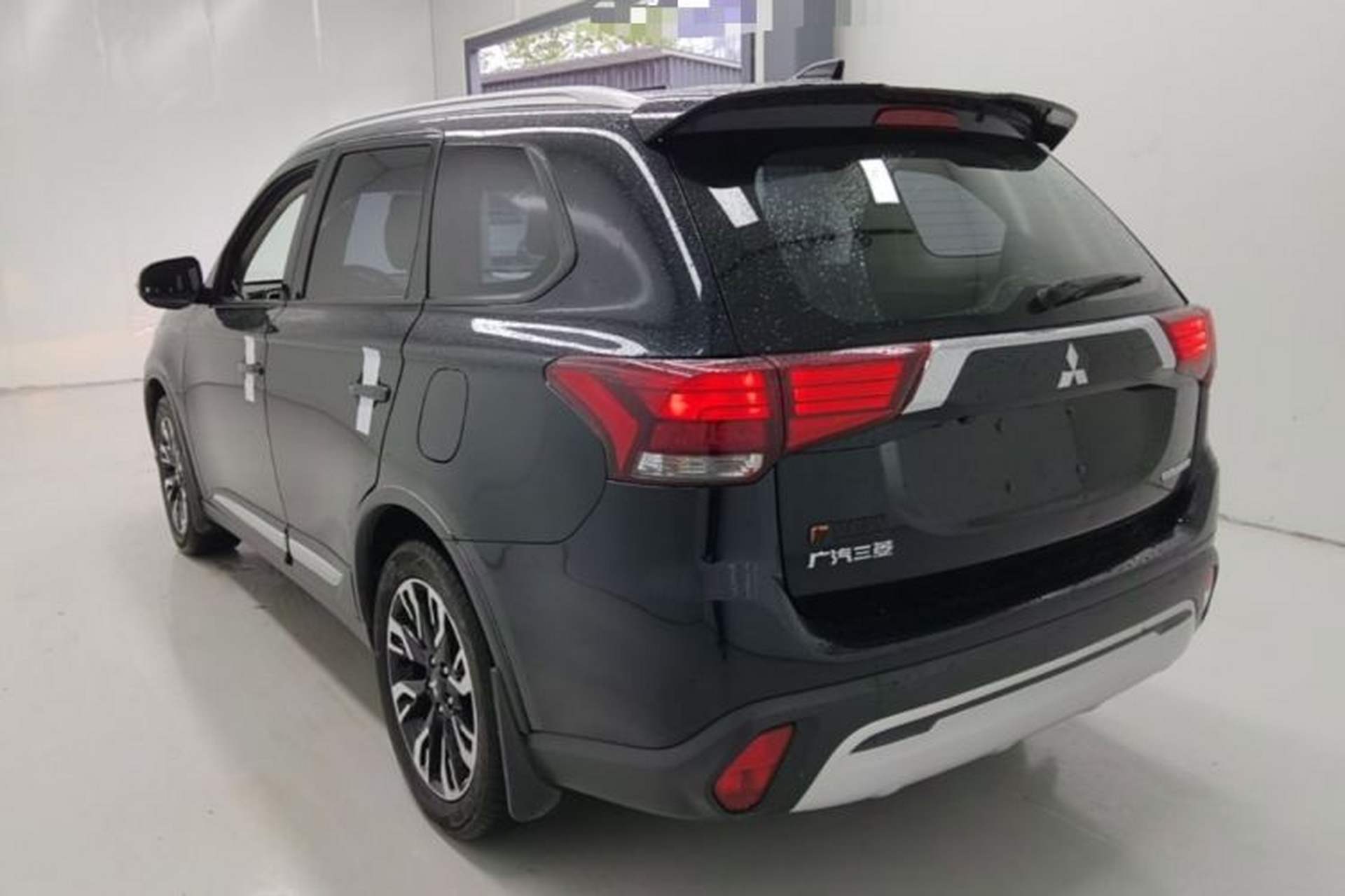 Used Mitsubishi Outlander 2019 2.0L Two-Wheel Drive Comfort Edition 7 Seats China V Emission Standard Exterior 2