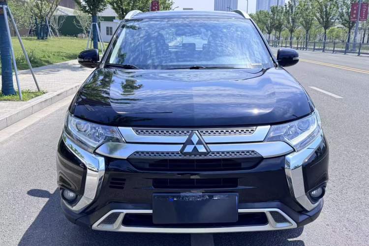 Used Mitsubishi Outlander 2019 2.0L Two-Wheel Drive Comfort Edition 5 Seats China VI Standard Exterior 3