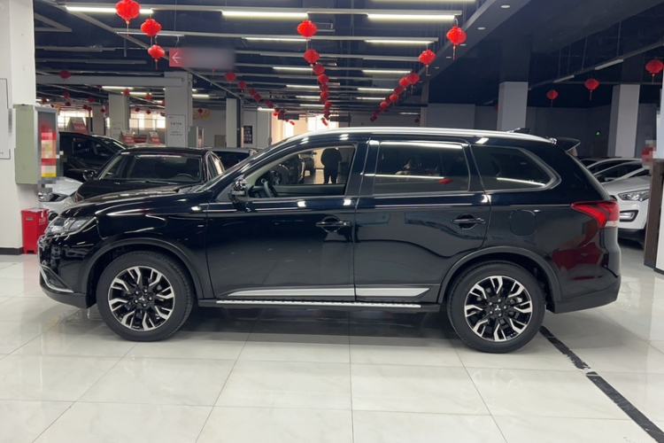Used Mitsubishi Outlander 2019 2.0L Two-Wheel Drive Comfort Edition 5 Seats China V Standard Exterior 5