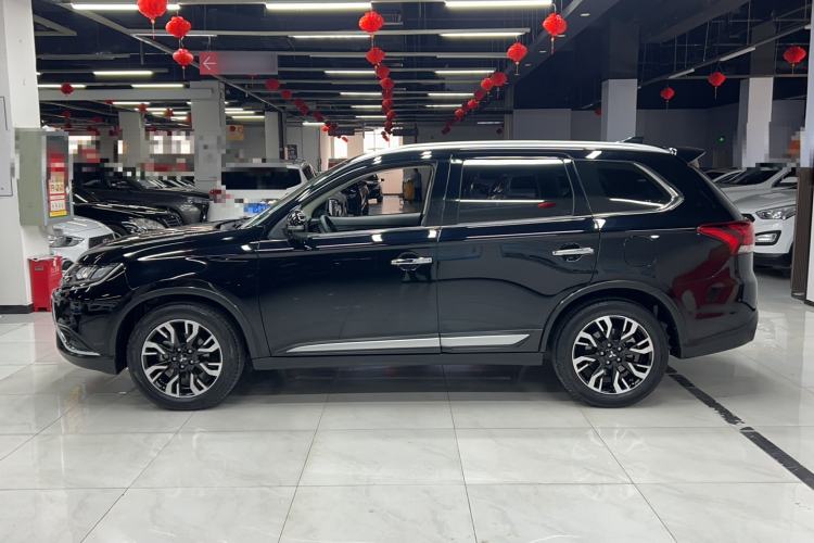 Used Mitsubishi Outlander 2019 2.4L 4x4 Zhi Xiang Edition 5 Seats China VI Standard Exterior 5