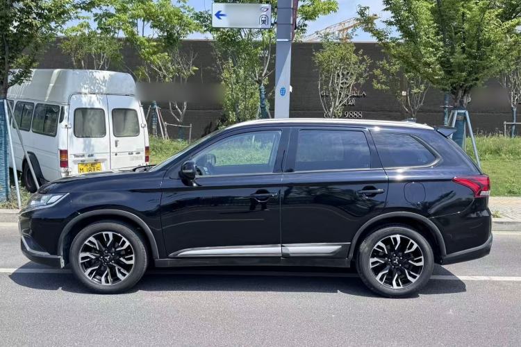 Used Mitsubishi Outlander 2019 2.0L Two-Wheel Drive Comfort Edition 5 Seats China VI Standard Exterior 6