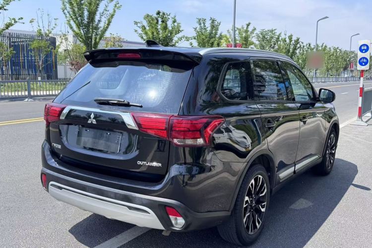 Used Mitsubishi Outlander 2019 2.0L Two-Wheel Drive Comfort Edition 5 Seats China VI Standard Exterior 9