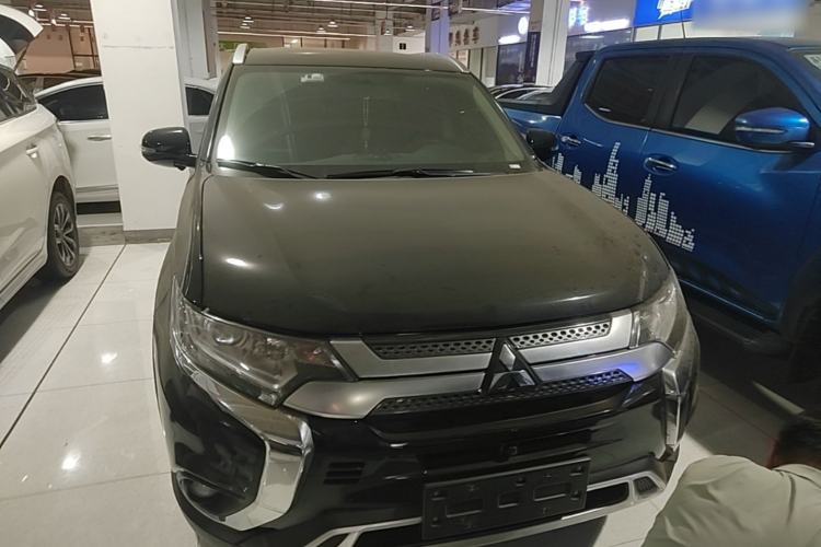 Used Mitsubishi Outlander 2019 2.0L Two-Wheel Drive Comfort Edition 5 Seats China VI Standard Front