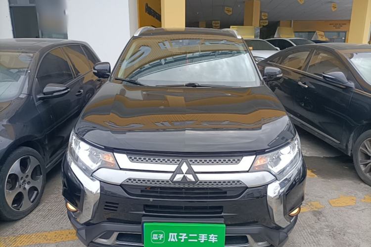Used Mitsubishi Outlander 2019 2.0L Two-Wheel Drive Comfort Edition 7-Seater China VI Standard Front