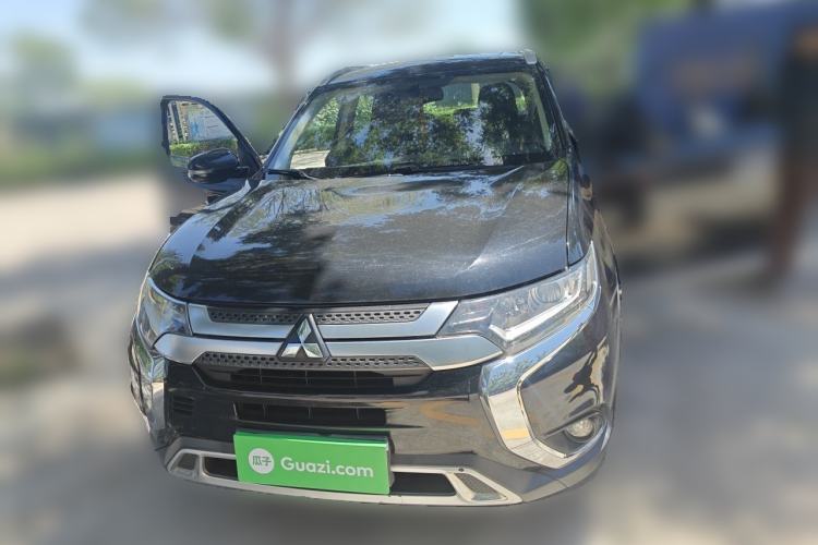 Used Mitsubishi Outlander 2019 2.0L Two-Wheel Drive Comfort Edition 7 Seats China V Emission Standard Front