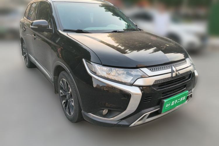 Used Mitsubishi Outlander 2019 2.0L Two-Wheel Drive Comfort Edition 5 Seats China V Standard Front Right 45 Deg