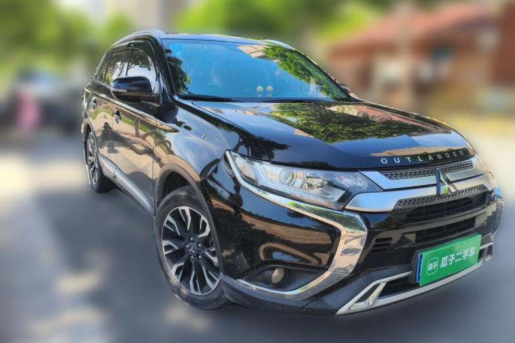 Used Mitsubishi Outlander 2019 2.0L Two-Wheel Drive Comfort Edition 5 Seats China V Standard Front Right 45 Deg