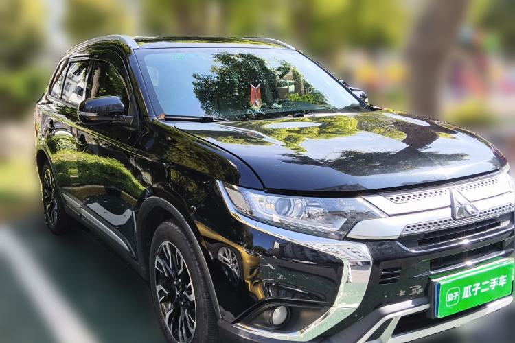 Used Mitsubishi Outlander 2019 2.0L Two-Wheel Drive Comfort Edition 5 Seats China V Standard Front Right 45 Deg