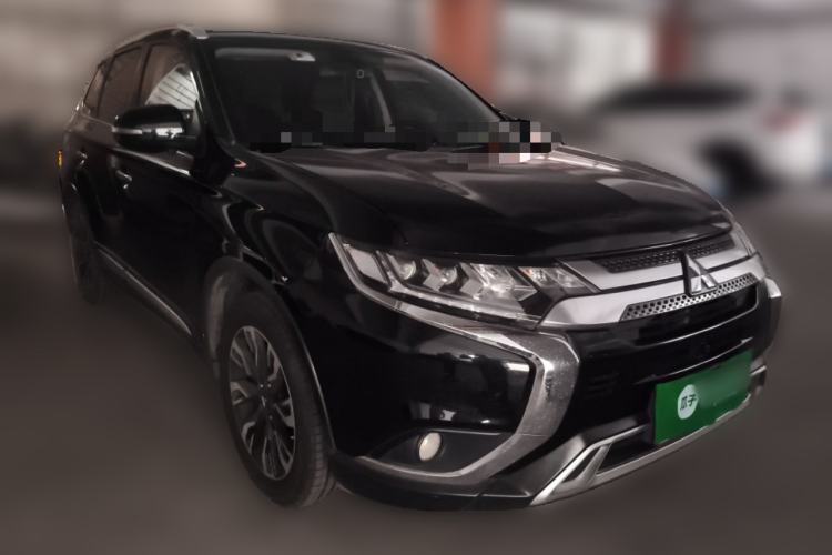 Used Mitsubishi Outlander 2019 2.4L 4x4 Zhi Xiang Edition 5 Seats China VI Standard Front Right 45 Deg