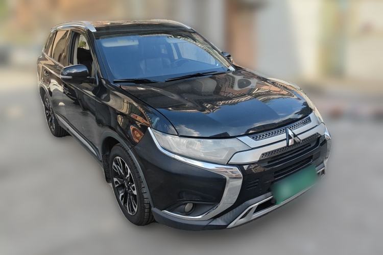Used Mitsubishi Outlander 2019 2.0L Two-Wheel Drive Comfort Edition 5 Seats China VI Standard Front Right 45 Deg