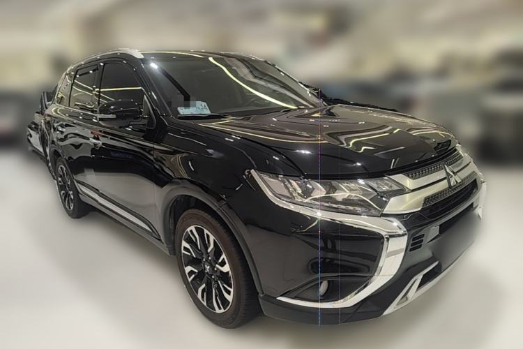 Used Mitsubishi Outlander 2019 2.4L 4x4 Zhi Xiang Edition 7 Seats China VI Standard Front Right 45 Deg