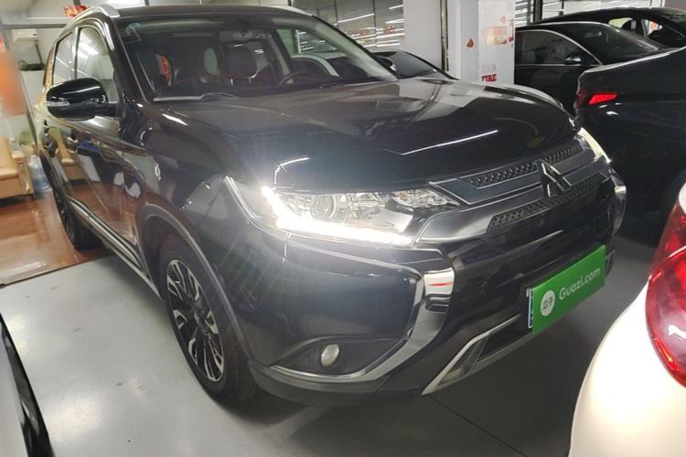 Used Mitsubishi Outlander 2019 2.0L Two-Wheel Drive Comfort Edition 5 Seats China VI Standard Front Right 45 Deg