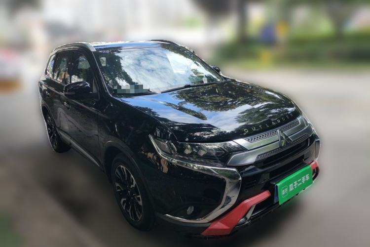 Used Mitsubishi Outlander 2019 2.4L 4x4 Zhi Xiang Edition 7 Seats China VI Standard Front Right 45 Deg