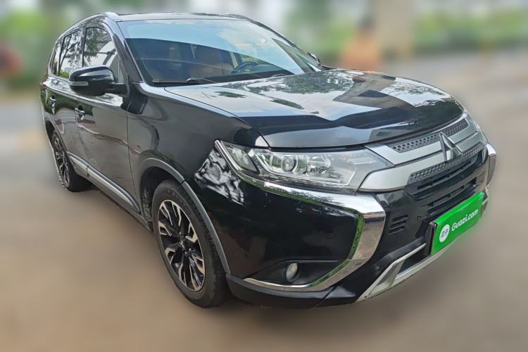 Used Mitsubishi Outlander 2019 2.0L Two-Wheel Drive Comfort Edition 5 Seats China V Standard Front Right 45 Deg