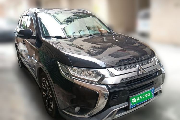 Used Mitsubishi Outlander 2019 2.0L Two-Wheel Drive Comfort Edition 5 Seats China VI Standard Front Right 45 Deg