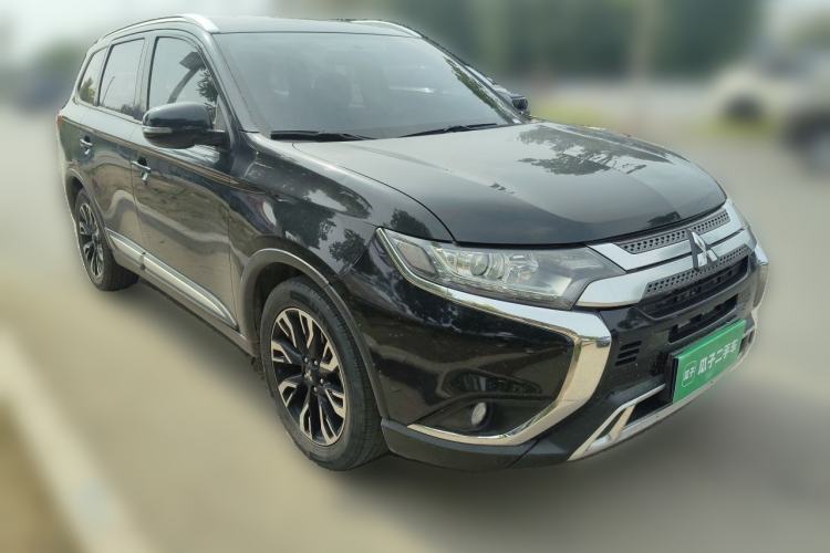 Used Mitsubishi Outlander 2019 2.0L Two-Wheel Drive Comfort Edition 5 Seats China VI Standard Front Right 45 Deg