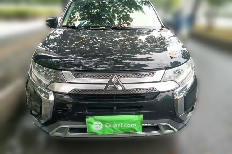Used Mitsubishi Outlander 2019 2.0L Two-Wheel Drive Comfort Edition 7 Seats China V Emission Standard Front
