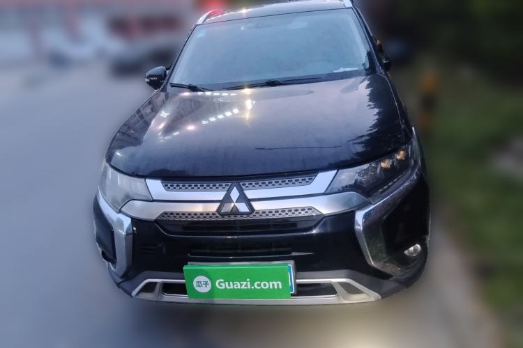 Used Mitsubishi Outlander 2019 2.4L 4x4 Zhi Xiang Edition 7 Seats China VI Standard Front