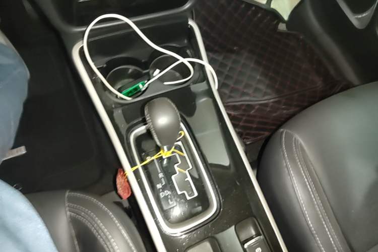 Used Mitsubishi Outlander 2019 2.0L Two-Wheel Drive Comfort Edition 5 Seats China VI Standard Gear Lever