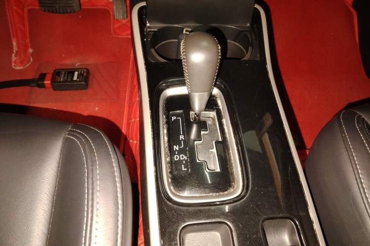 Used Mitsubishi Outlander 2019 2.0L Two-Wheel Drive Comfort Edition 5 Seats China VI Standard Gear Lever
