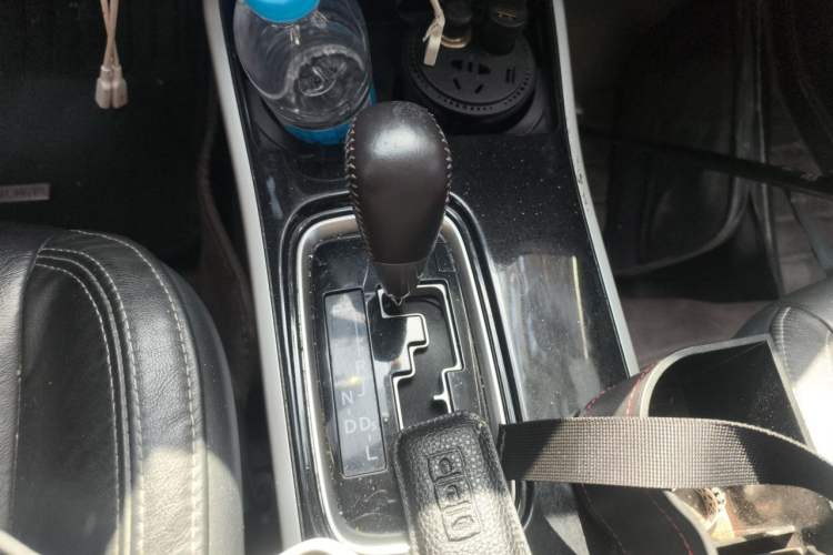 Used Mitsubishi Outlander 2019 2.0L Two-Wheel Drive Comfort Edition 5 Seats China V Standard Gear Lever