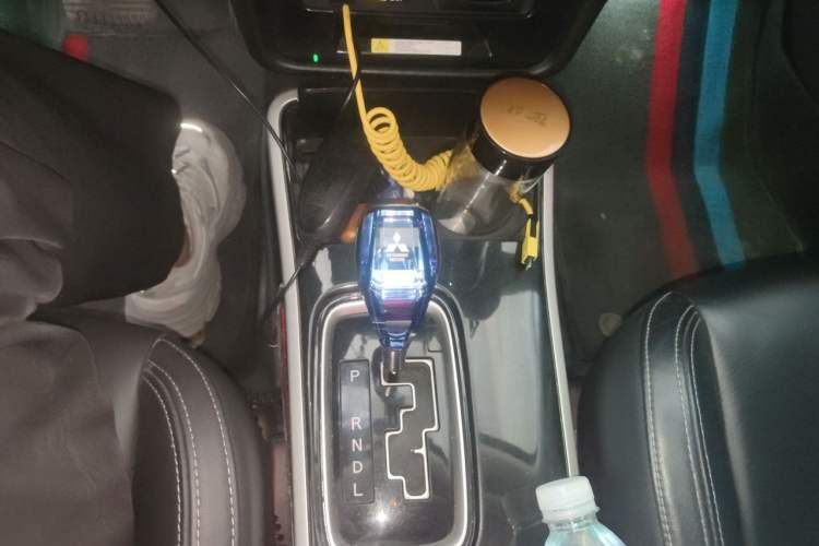 Used Mitsubishi Outlander 2019 2.4L 4x4 Zhi Xiang Edition 5 Seats China VI Standard Gear Lever